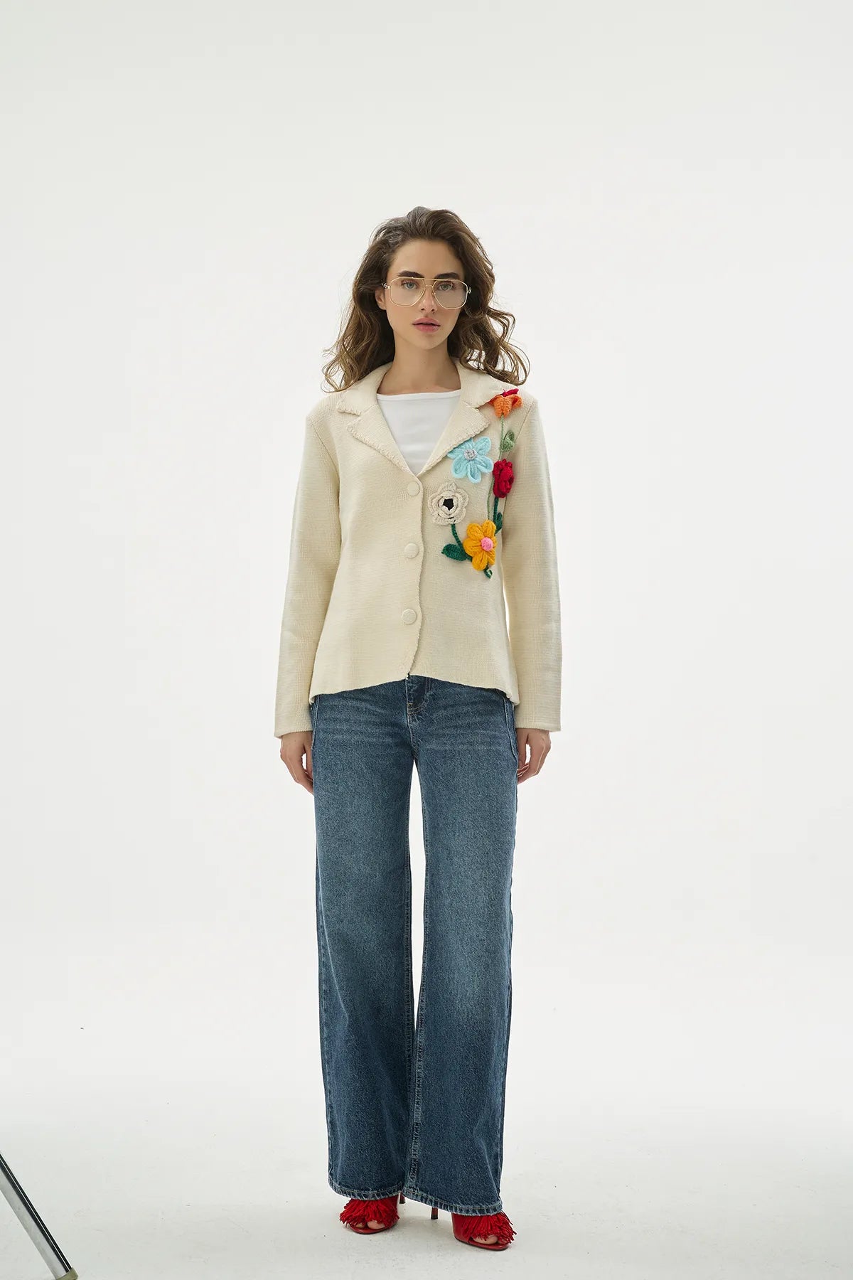 Çiçek Detaylı Ekru Triko Ceket-4
